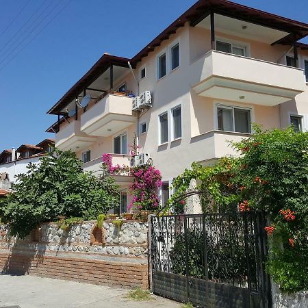 Karya Apartments كويجيز المظهر الخارجي الصورة