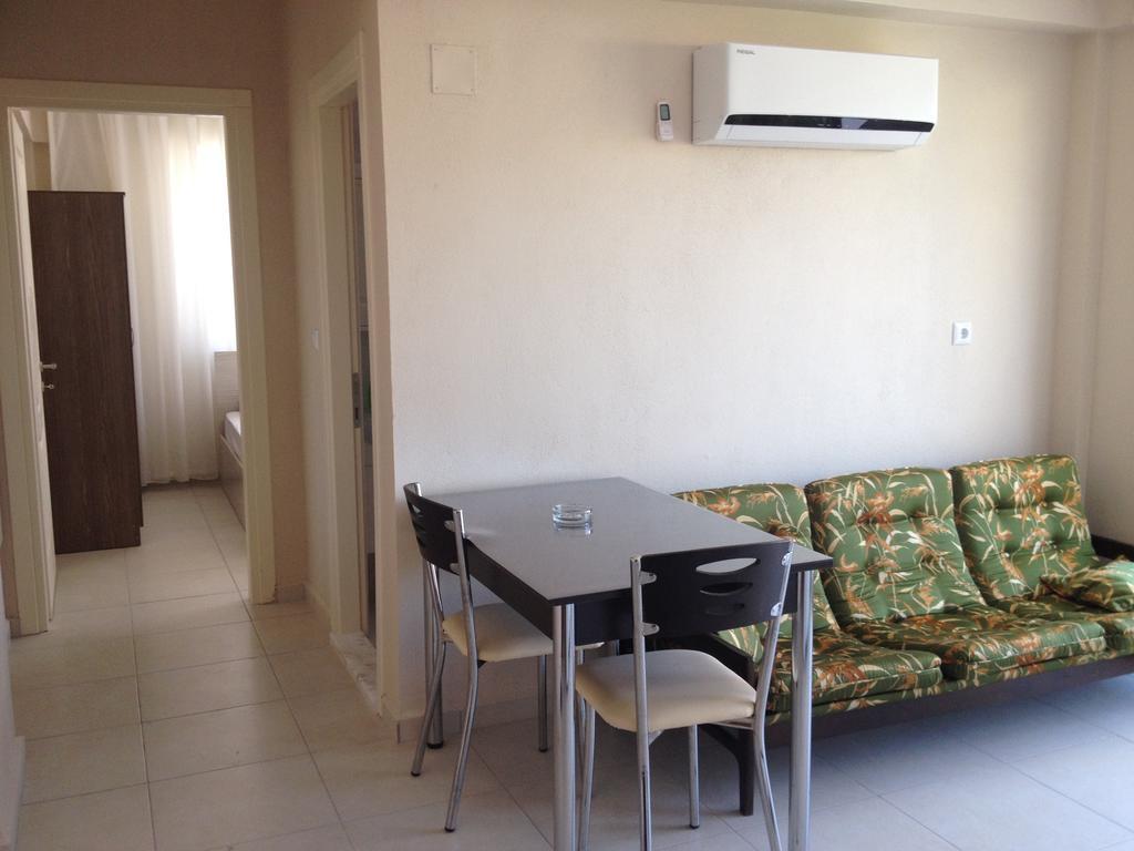 Karya Apartments كويجيز الغرفة الصورة